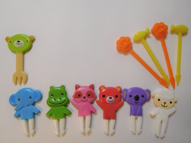 お弁当袋やカトラリーセットなど入園準備グッズ