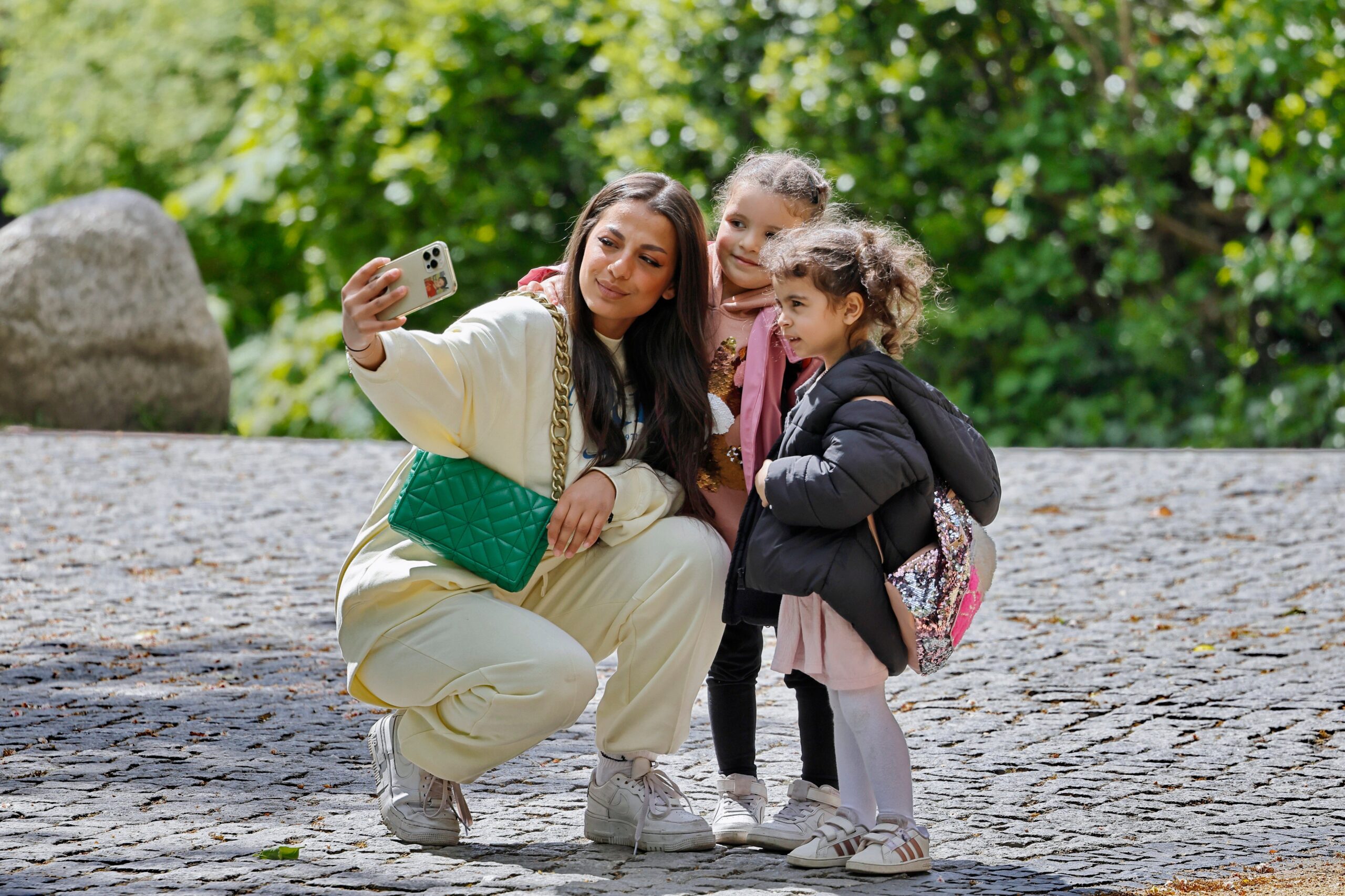 不審者パーカーの呼び名に対するさまざまな意見